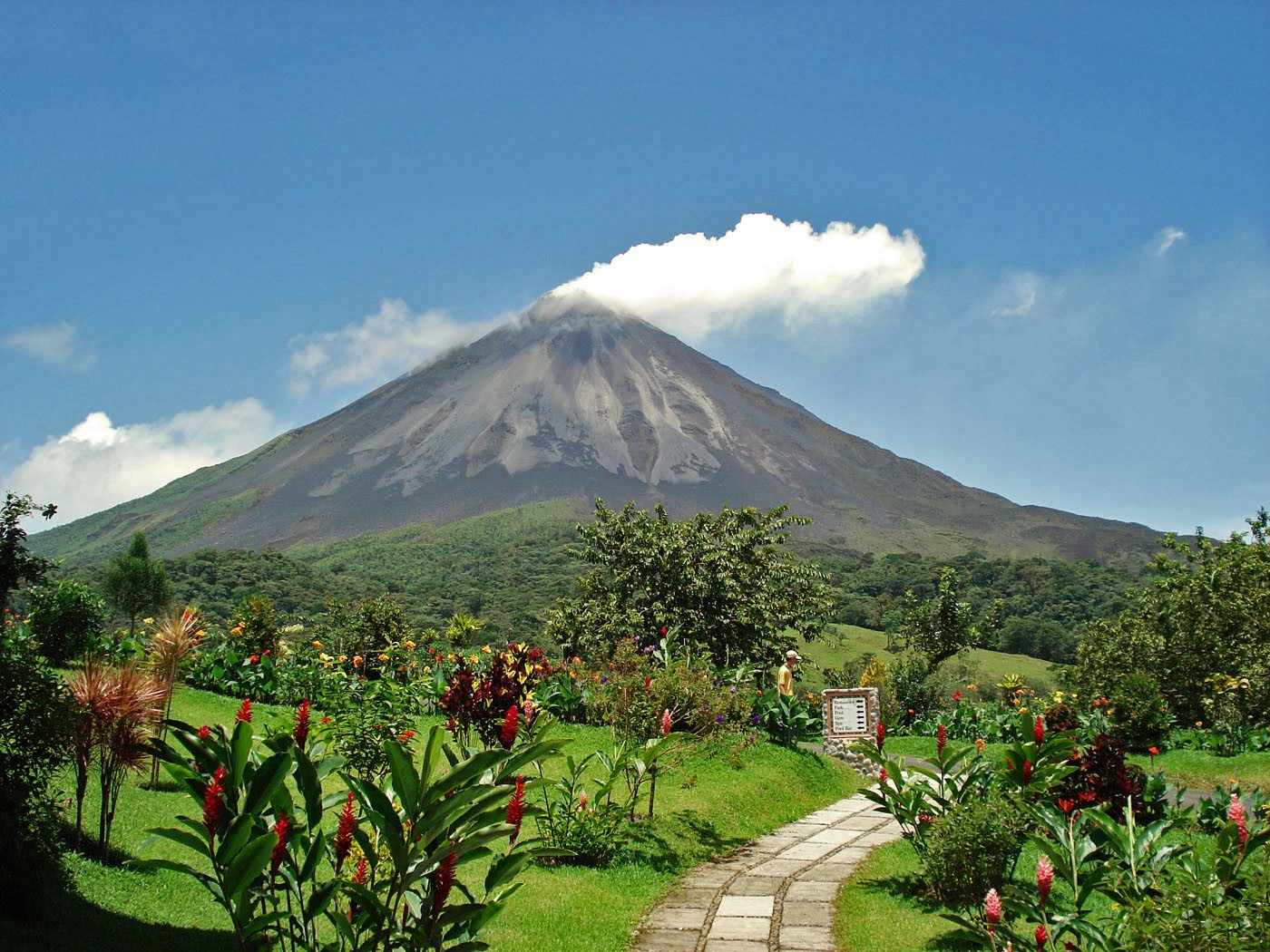 arenal volcano